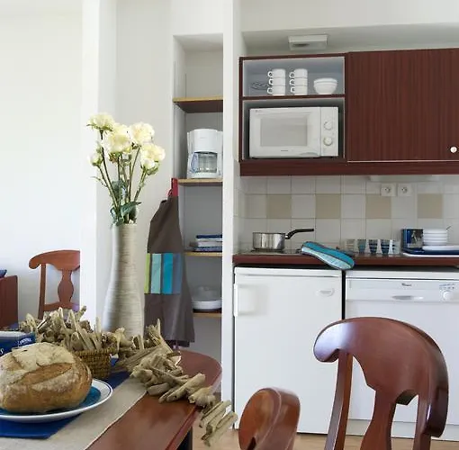 アパートホテル Maeva Le Hameau Du Golf 3*