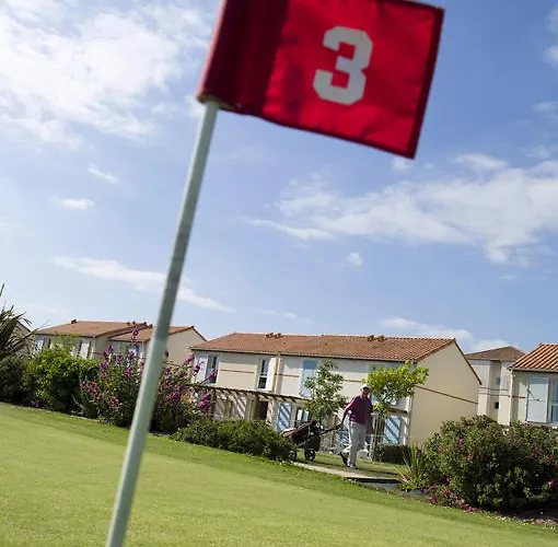 Maeva Le Hameau Du Golf アパートホテル 3*