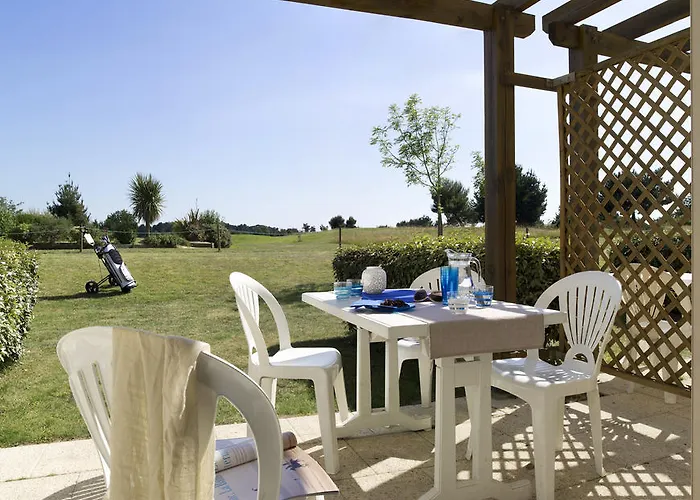 Maeva Le Hameau Du Golf 3* ポルニック